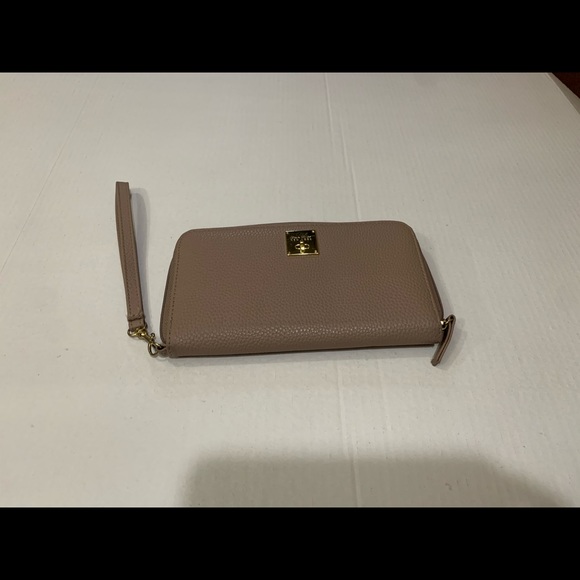 Nicole New York - Picture 4 of 7